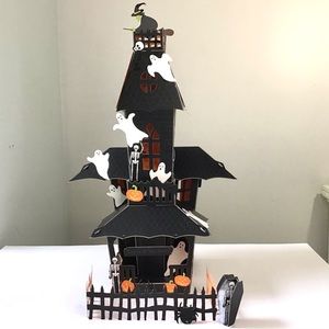 Halloween Haunted House 22” Tall Centerpiece 3-D Cardboard 2009 Barnes & Noble